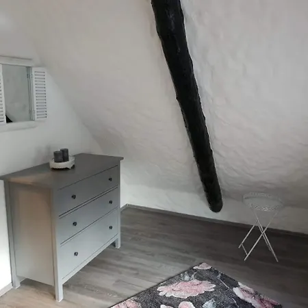 Oak-tree-cottage *